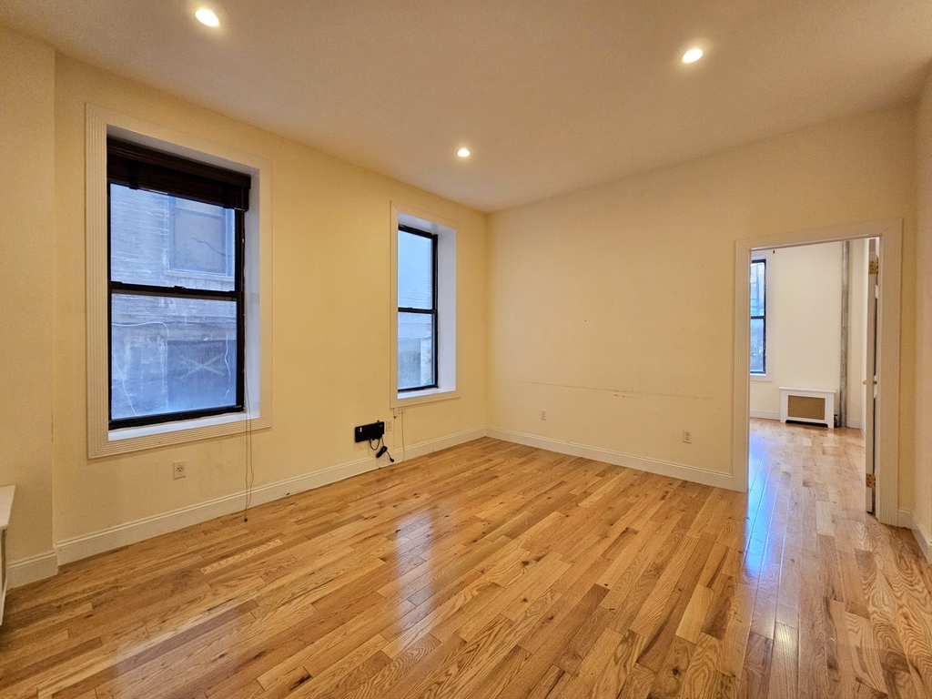 270 Fort Washington Avenue - Photo 1