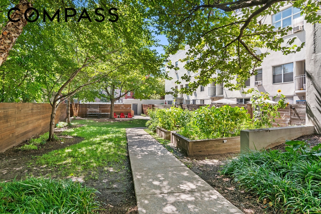 Huntington Street - Photo 7