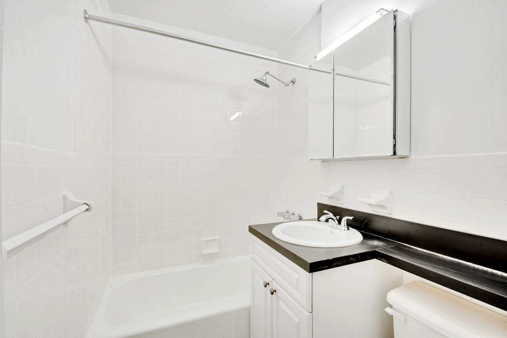 West 49th Street - Photo 4