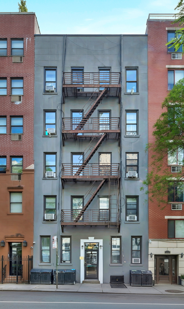 West 49th Street - Photo 5