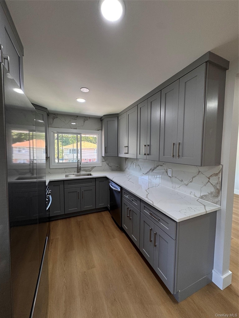 15 Valerie Drive - Photo 1