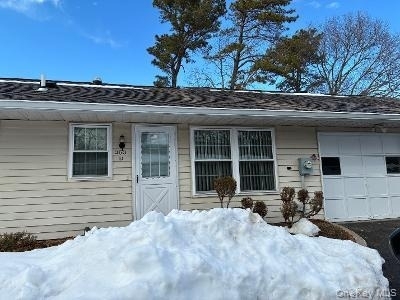 353 Woodbridge Drive - Photo 0