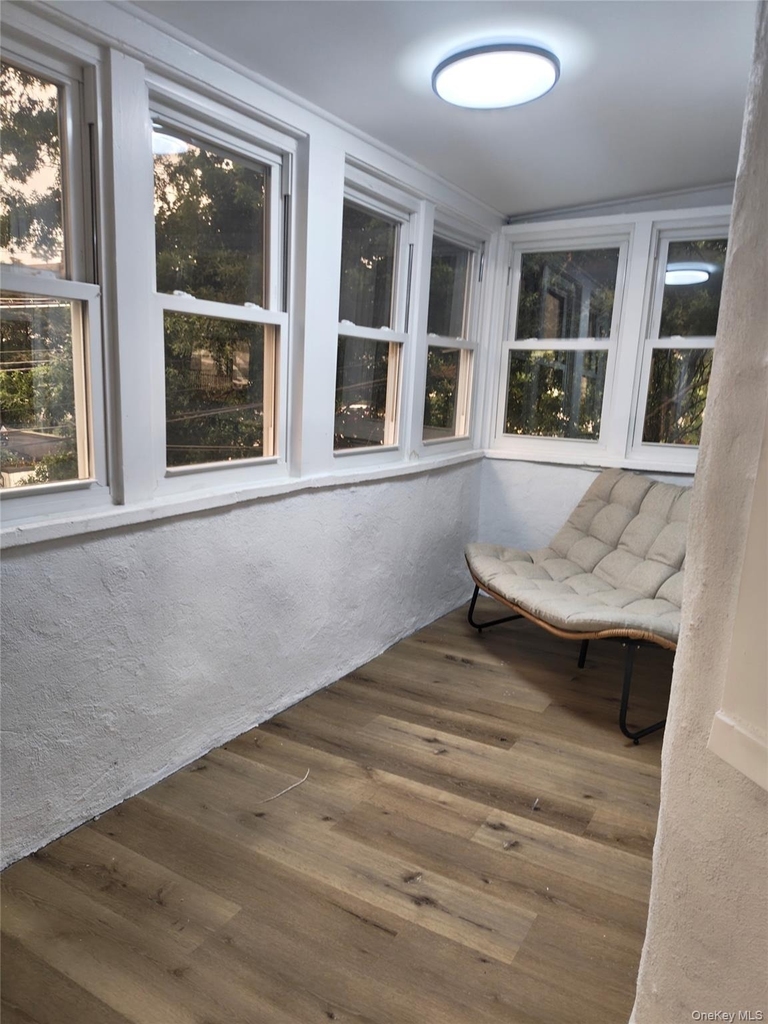 133 Lincoln Avenue - Photo 2