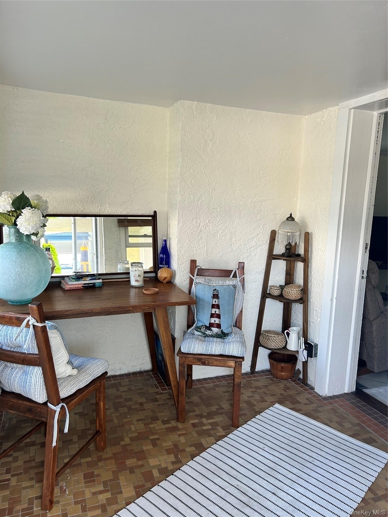 3 Clayton Avenue - Photo 1