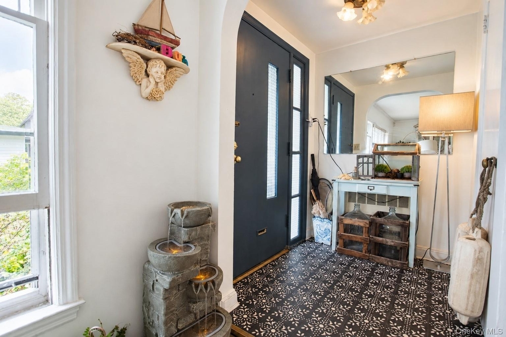 455 E Park Avenue - Photo 2