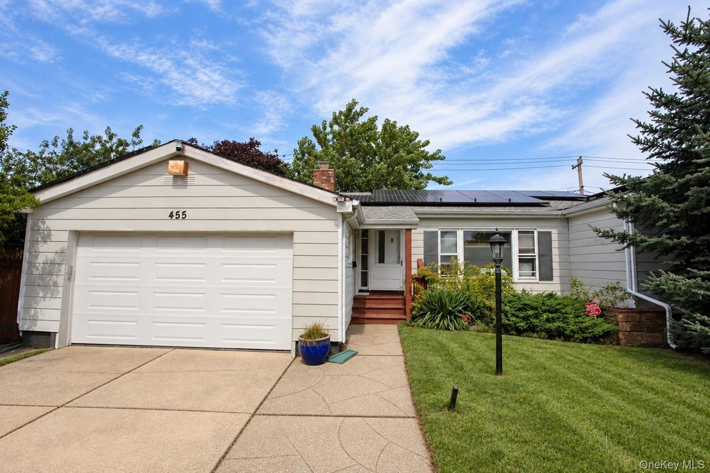 455 E Park Avenue - Photo 1