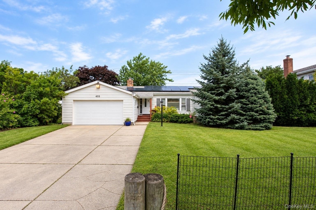 455 E Park Avenue - Photo 0