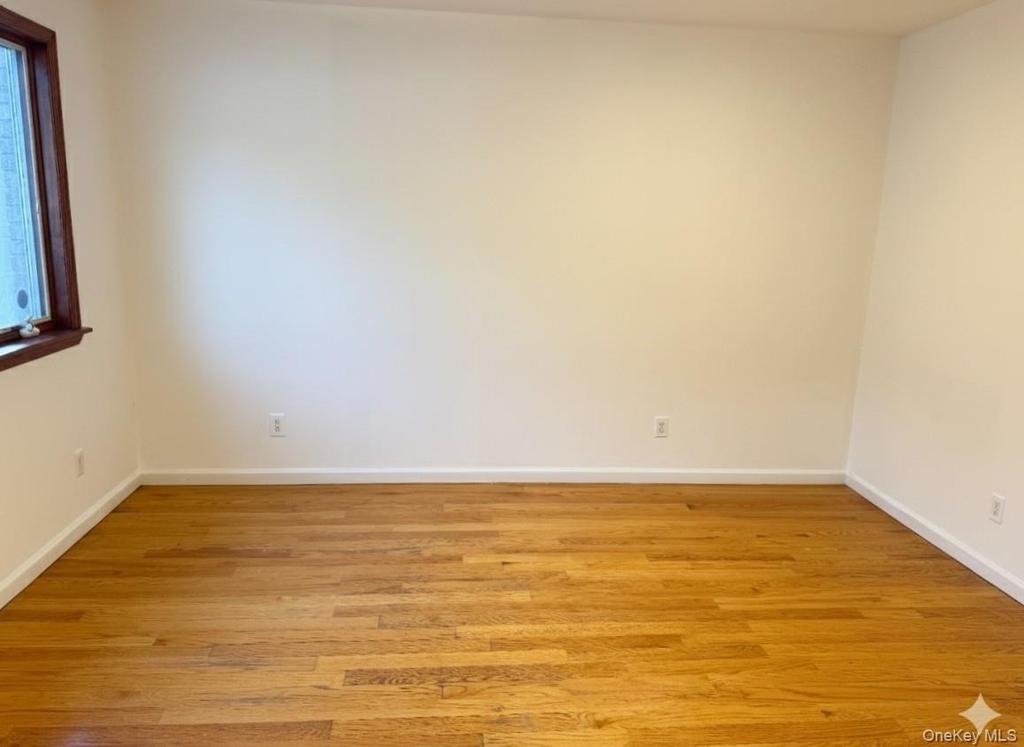 4035 191st Street - Photo 2