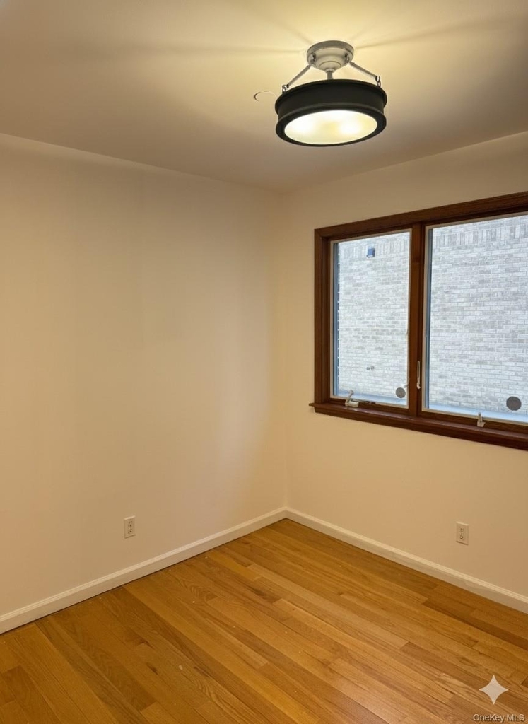 4035 191st Street - Photo 4