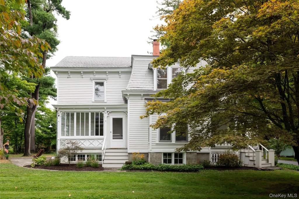 42-44 Montgomery Street - Photo 2