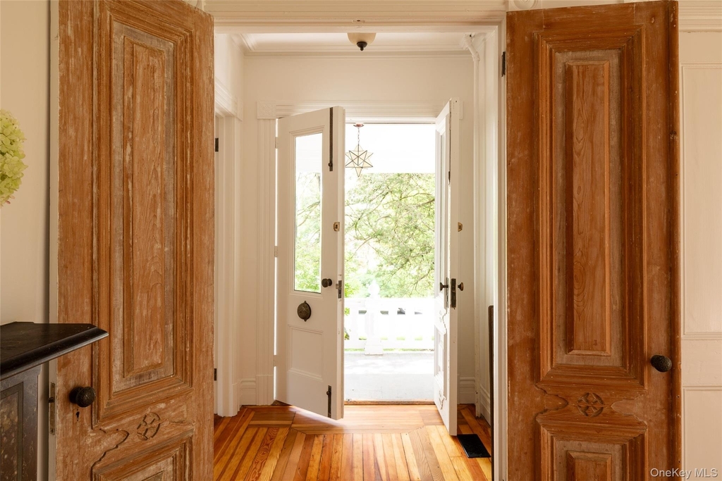 42-44 Montgomery Street - Photo 8