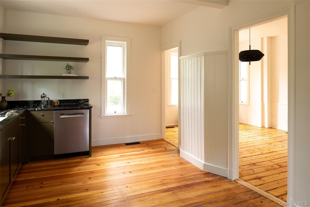 42-44 Montgomery Street - Photo 16