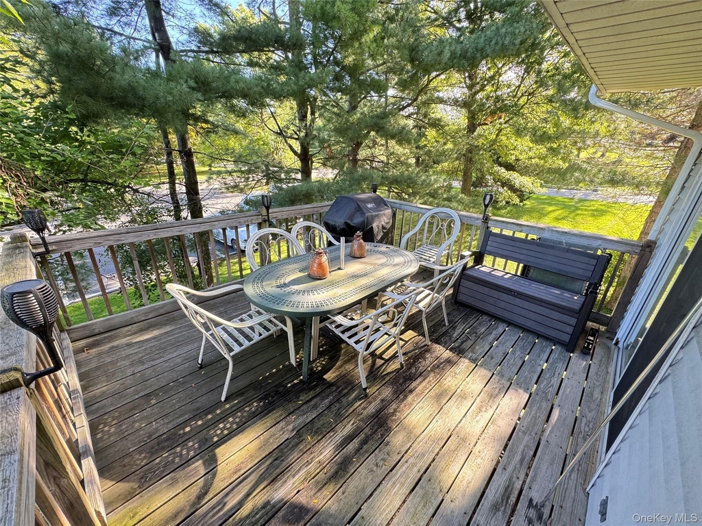 1 Hawthorne Court - Photo 9