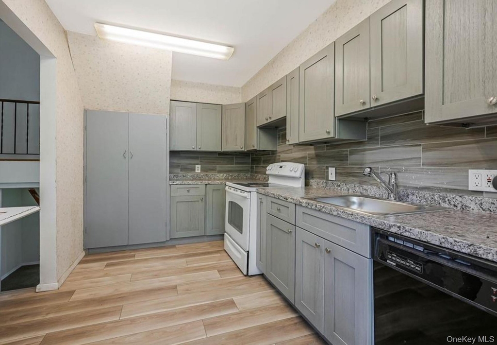 210 Michigan Avenue - Photo 3