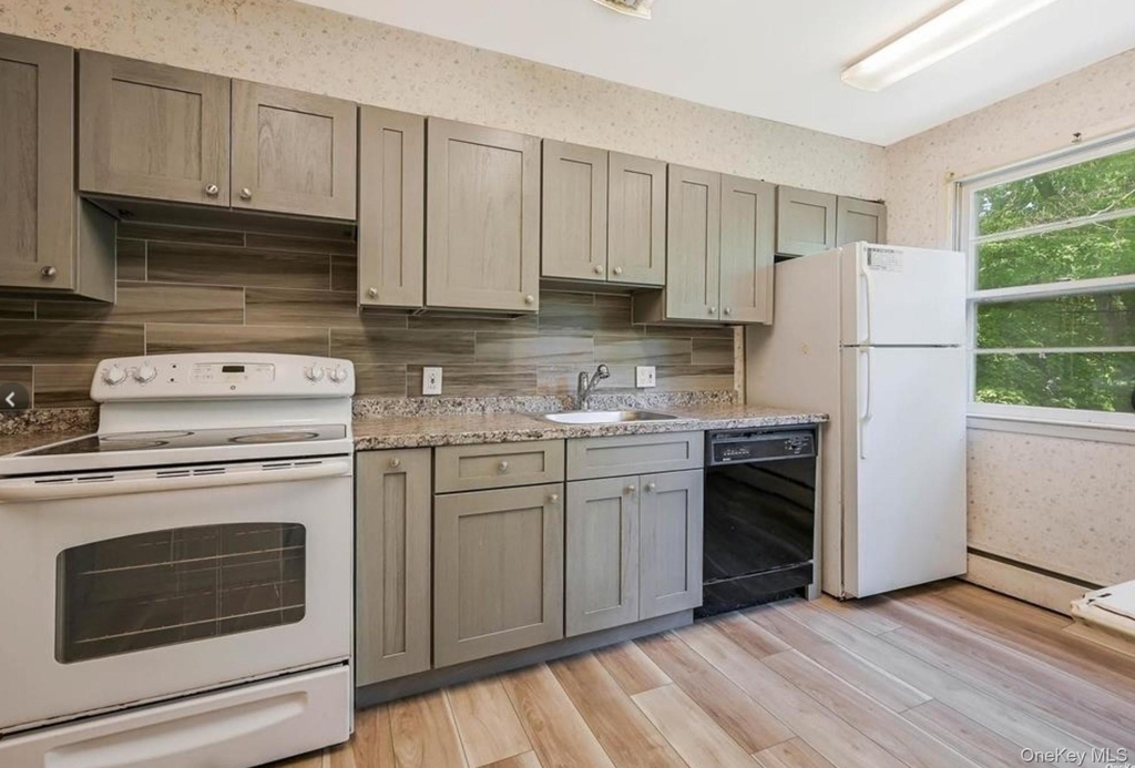 210 Michigan Avenue - Photo 2