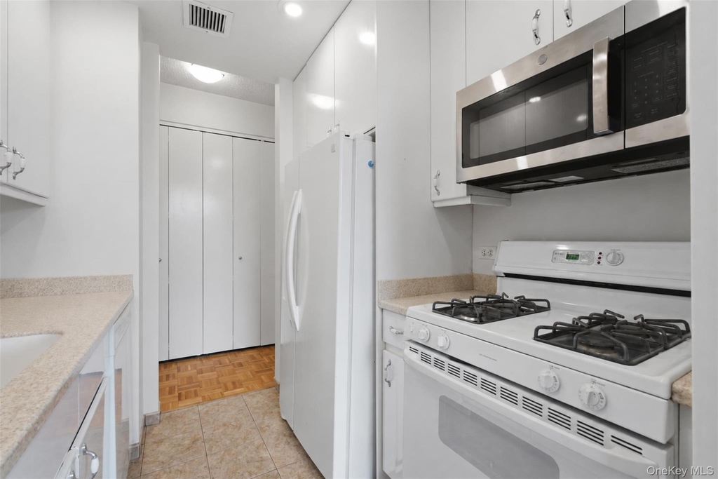 35 N Chatsworth Avenue - Photo 9