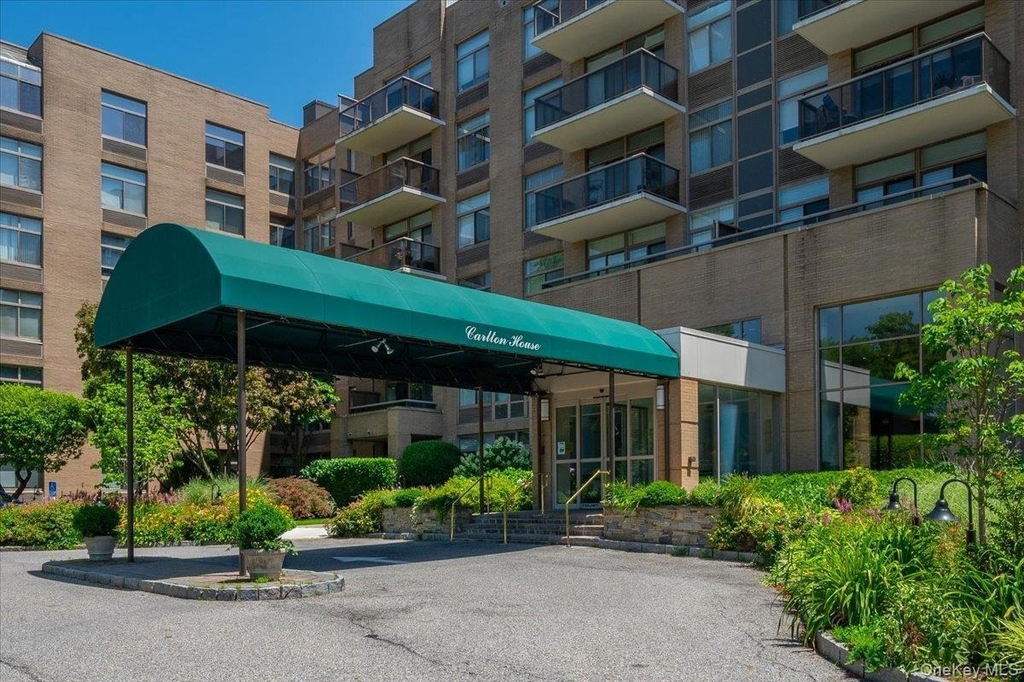35 N Chatsworth Avenue - Photo 1