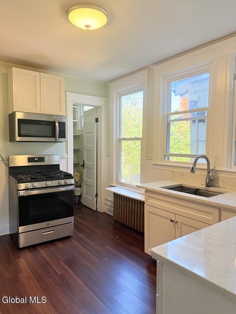202 Morton Avenue - Photo 15