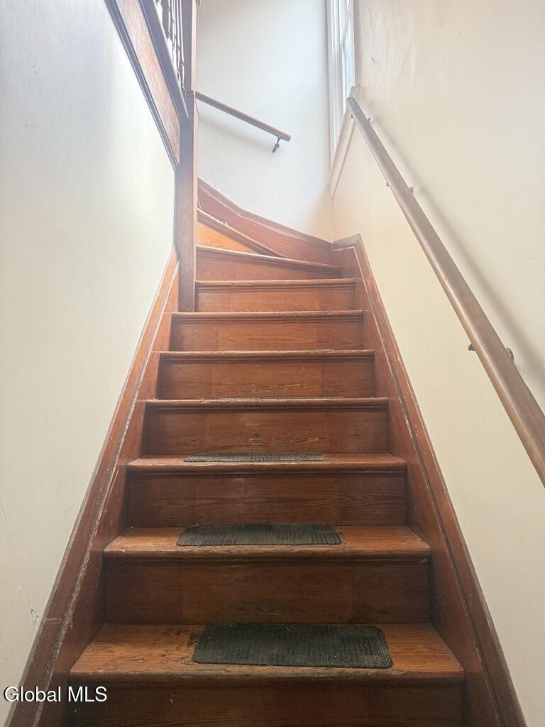 202 Morton Avenue - Photo 2