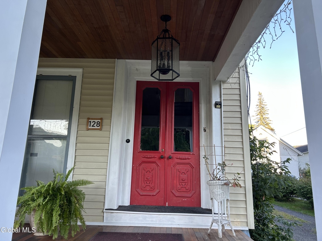 128 Wells Avenue - Photo 3
