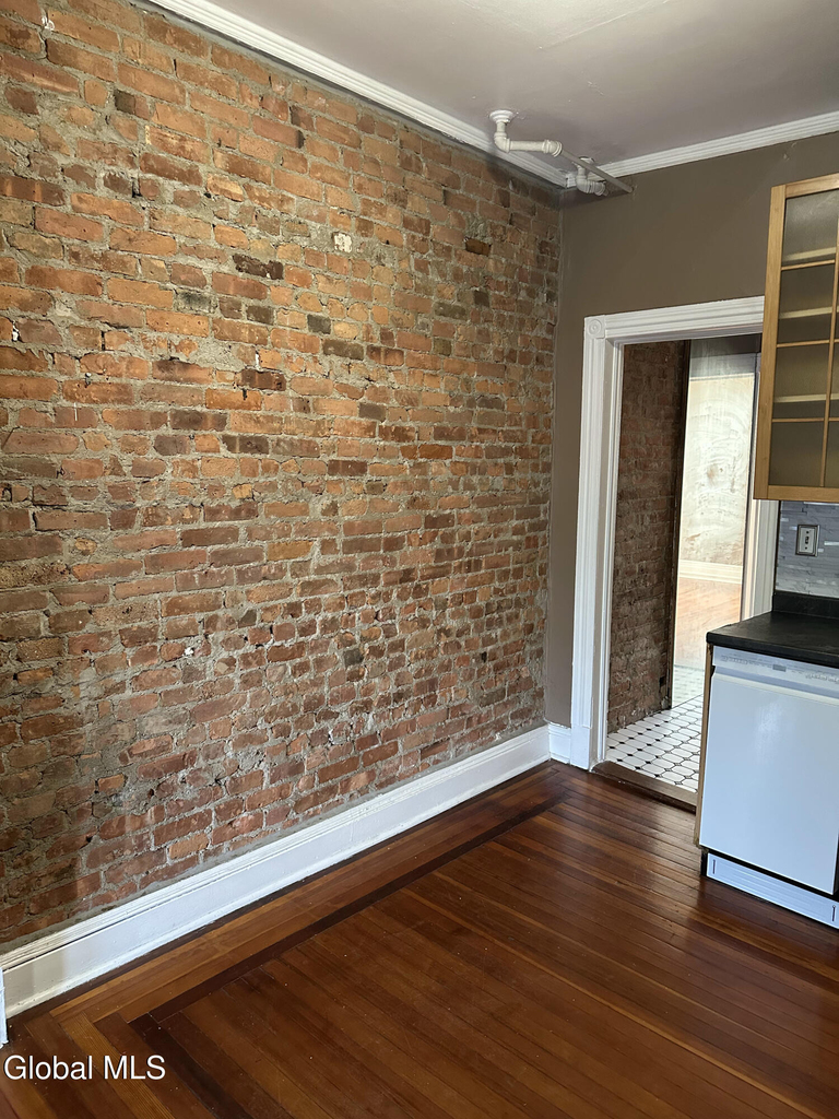 39 S Lake Avenue - Photo 6