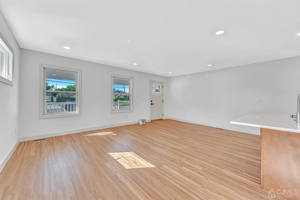 256 Main Street - Photo 5