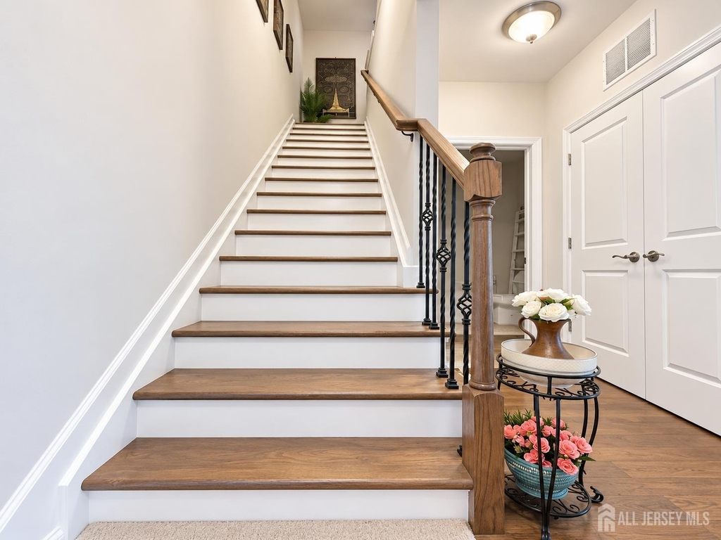306 Dickson Court - Photo 7