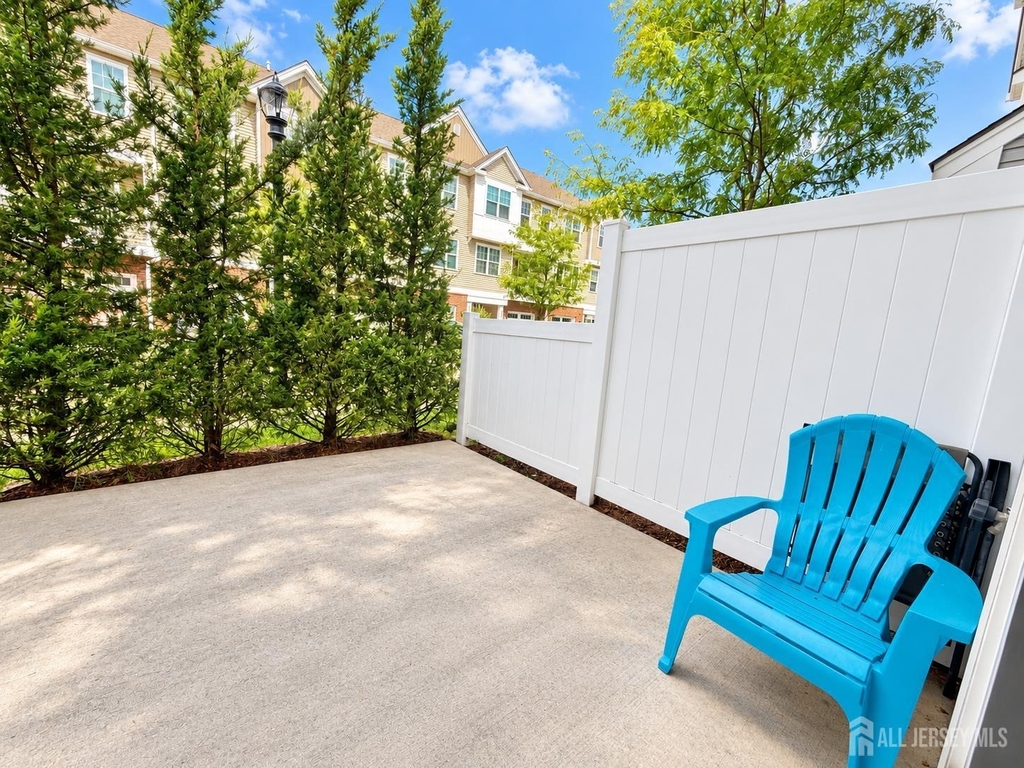 306 Dickson Court - Photo 18
