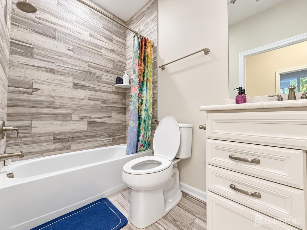 306 Dickson Court - Photo 13