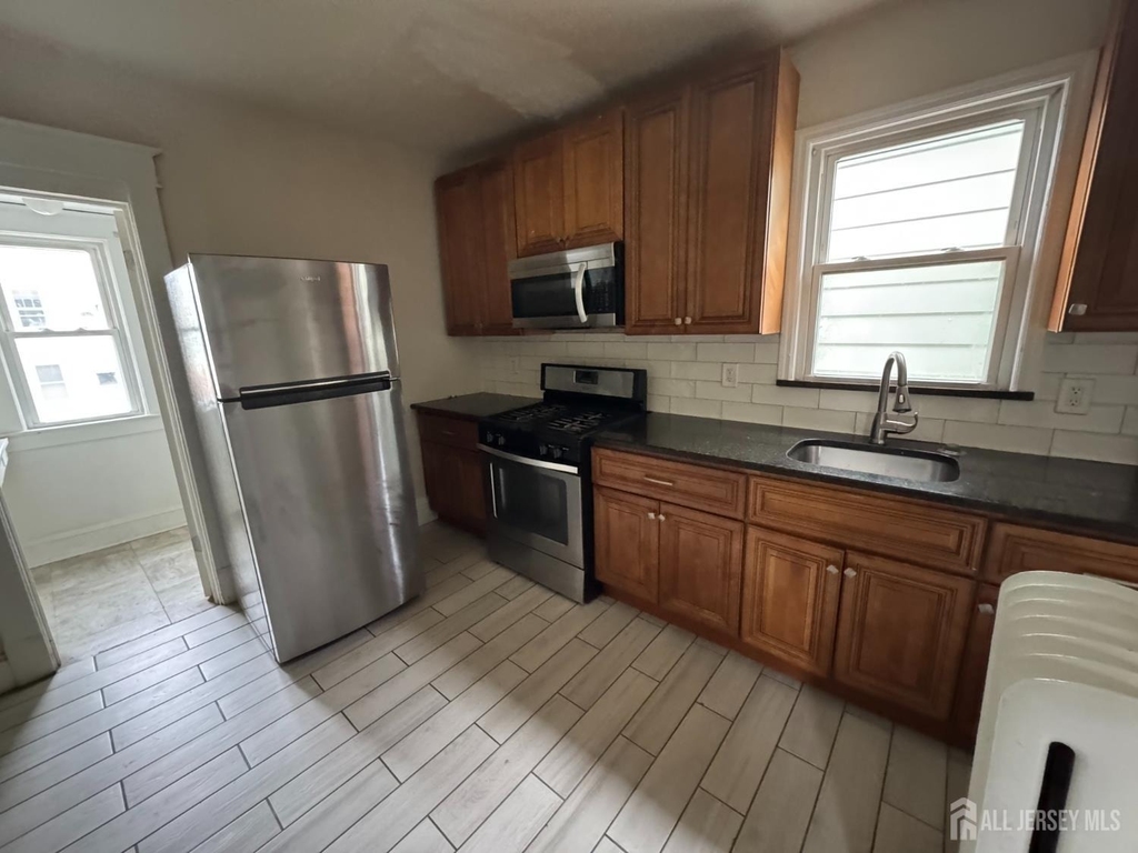 7 Maple Street - Photo 2