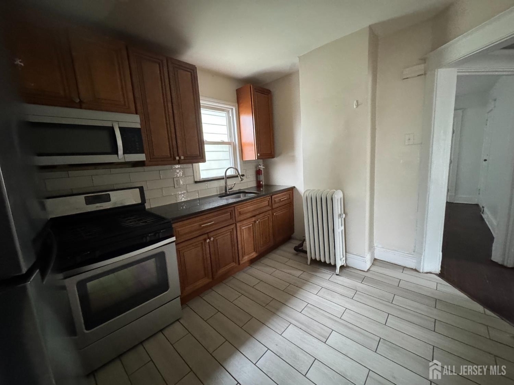 7 Maple Street - Photo 3