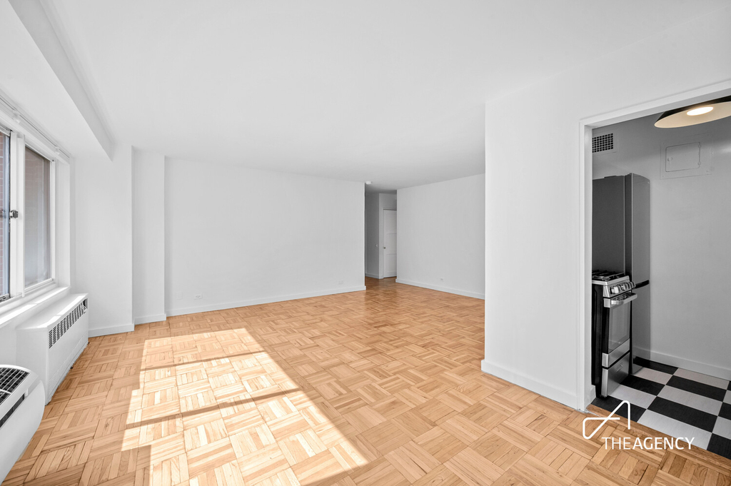 175 W 12th Street - Photo 3
