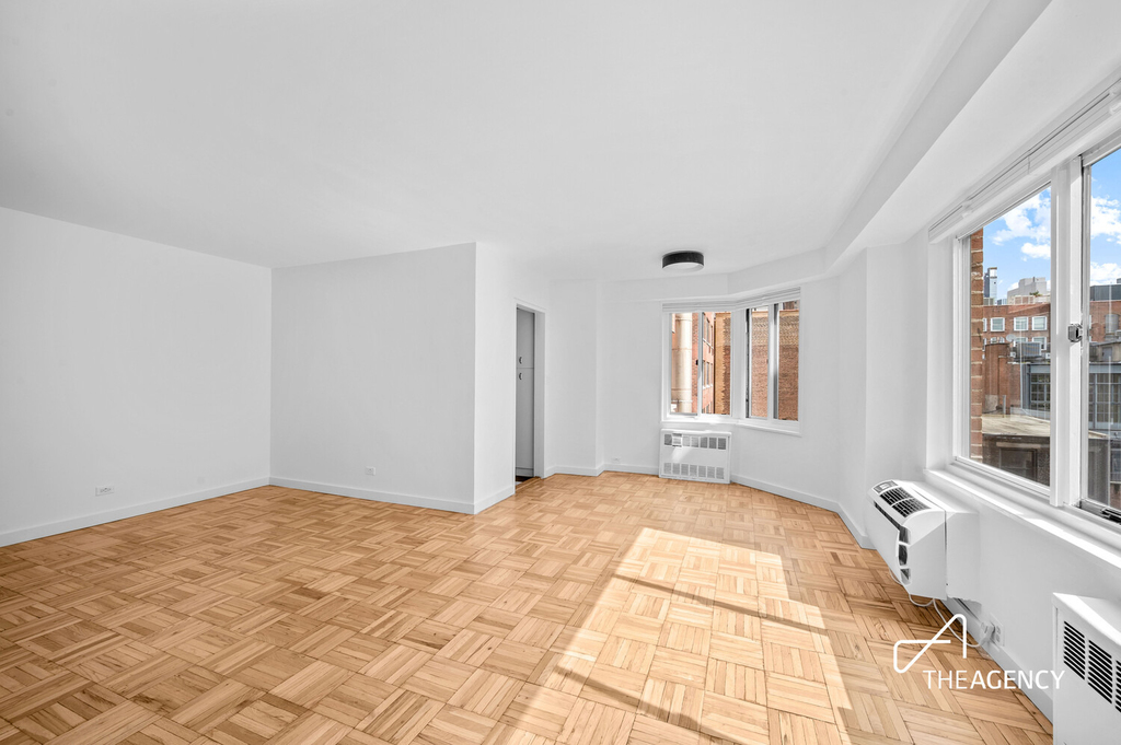 175 W 12th Street - Photo 0