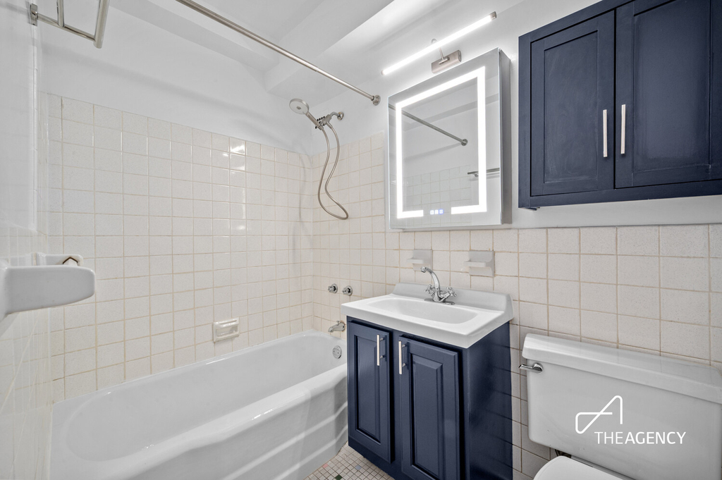 175 W 12th Street - Photo 6