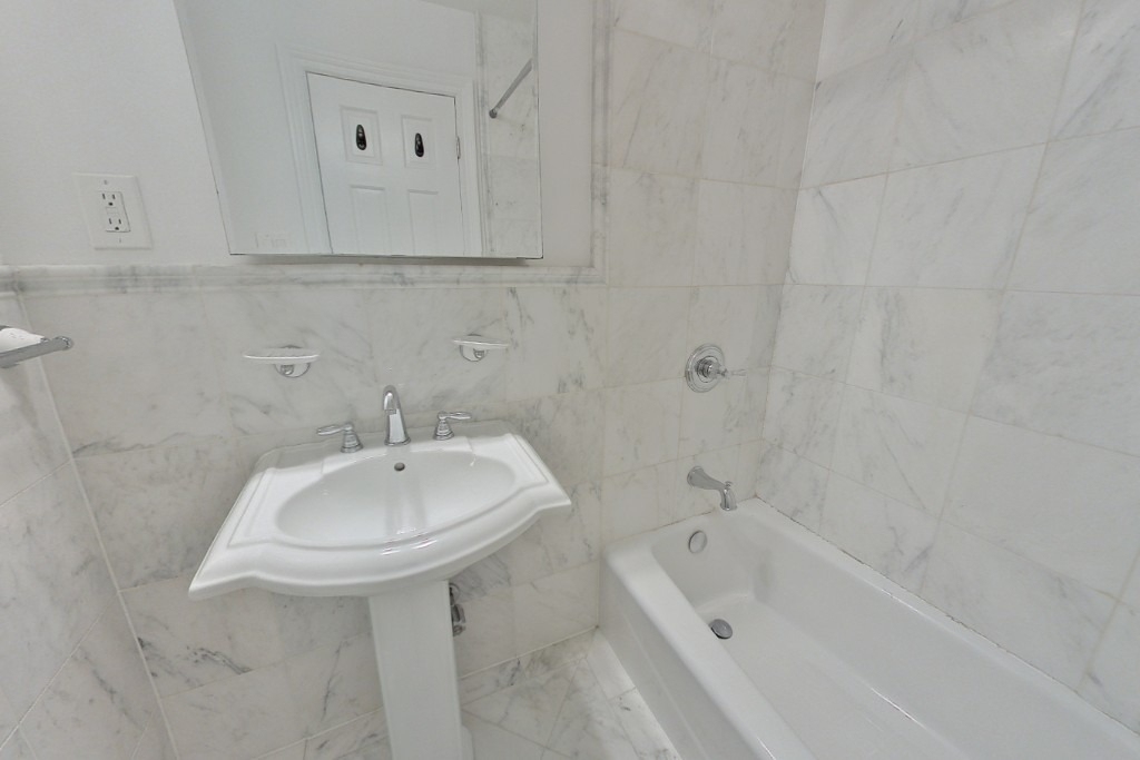 888 10th Avenue - Photo 6