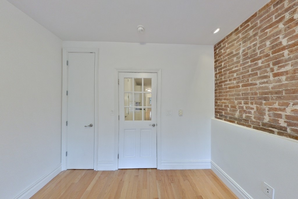 888 10th Avenue - Photo 3