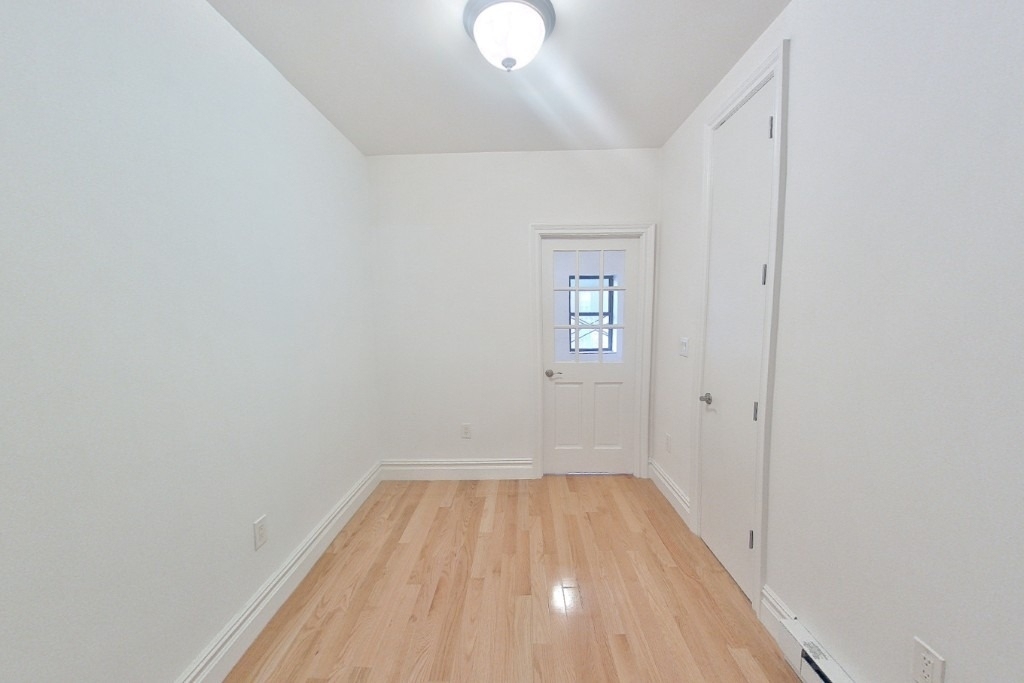 888 10th Avenue - Photo 5