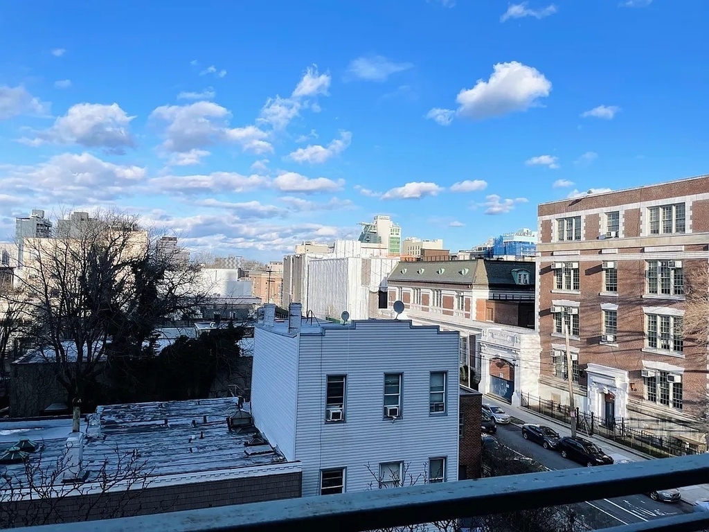 27-16 41st Avenue - Photo 5