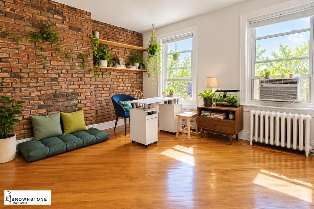 226 Court Street - Photo 0