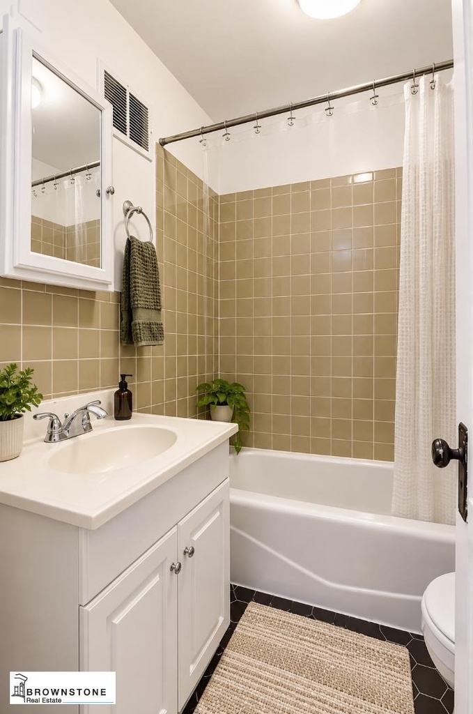 226 Court Street - Photo 4