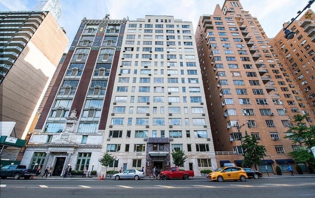 230 Central Park S - Photo 16