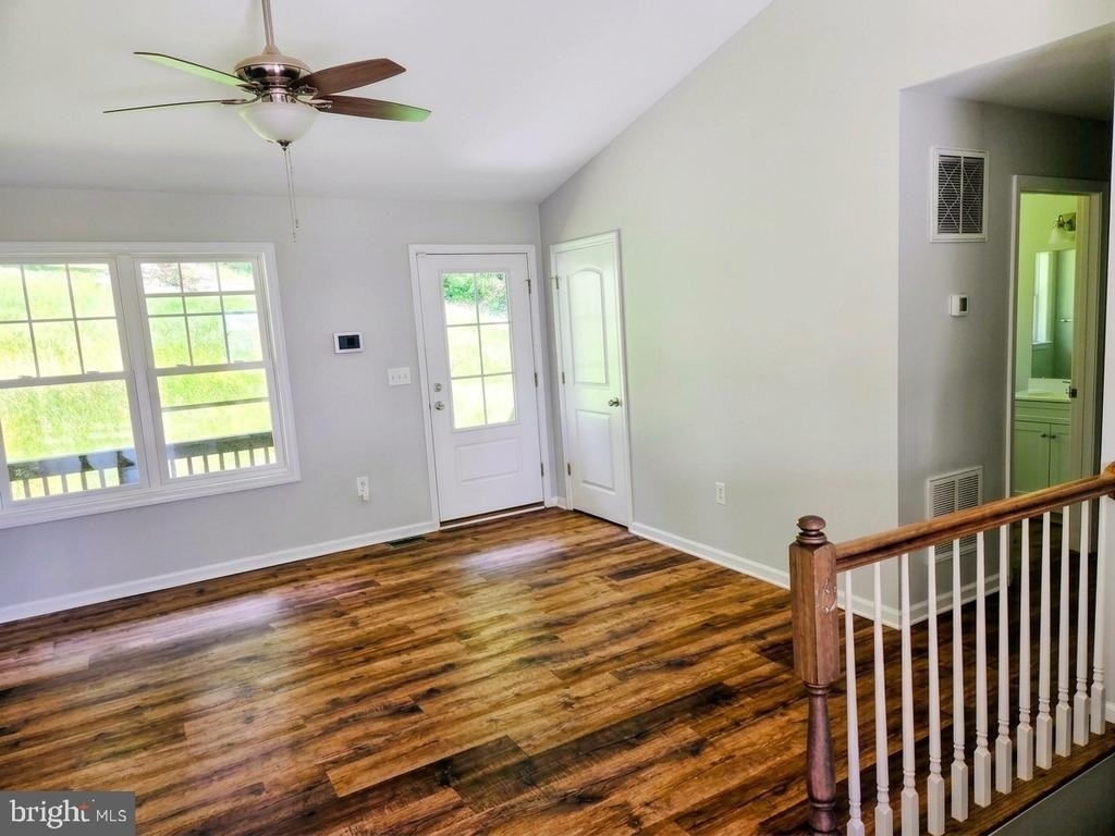 210 Gayles Lane - Photo 3