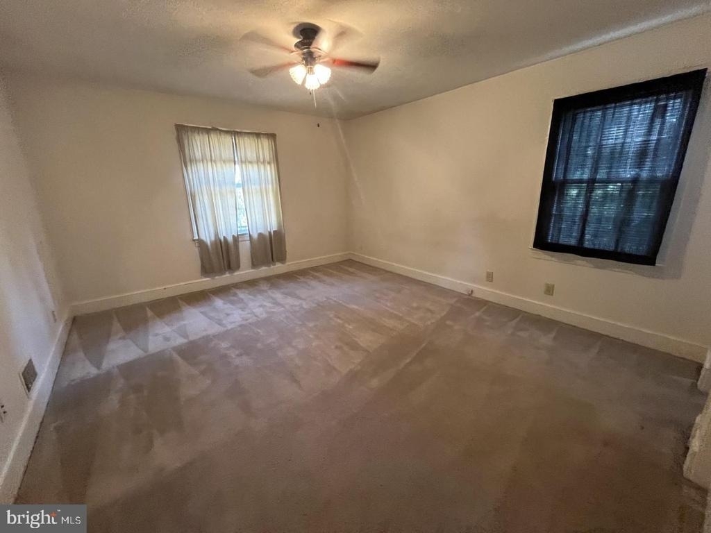 4906 Hood Drive - Photo 6