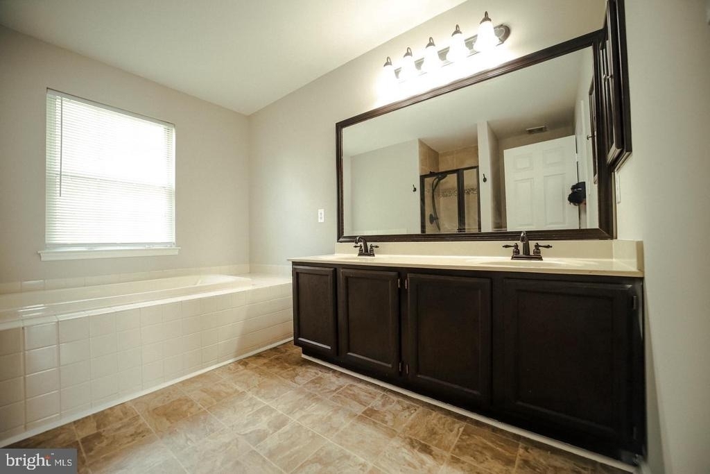 5702 Cambridge Drive - Photo 4