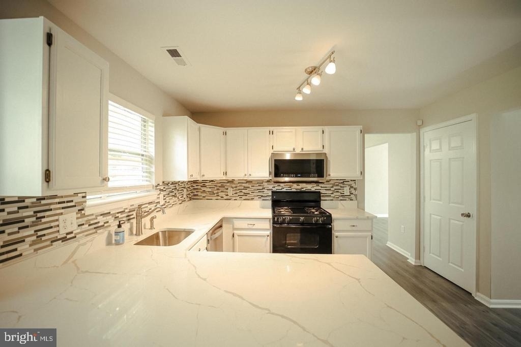 5702 Cambridge Drive - Photo 14