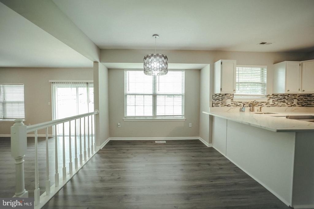 5702 Cambridge Drive - Photo 2