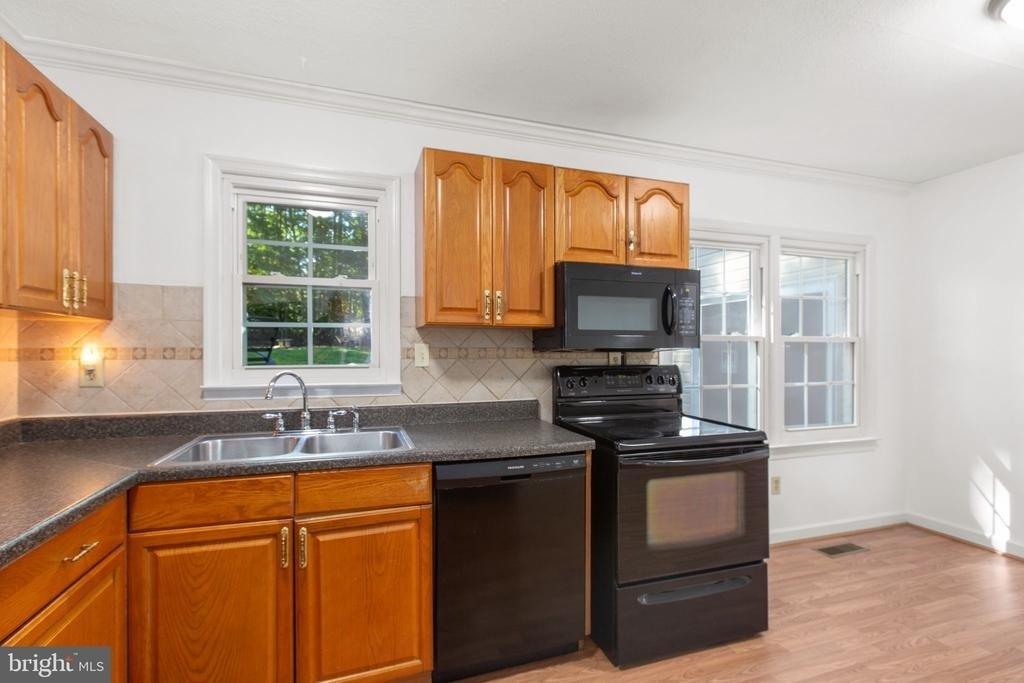 206 Hampton Drive - Photo 12
