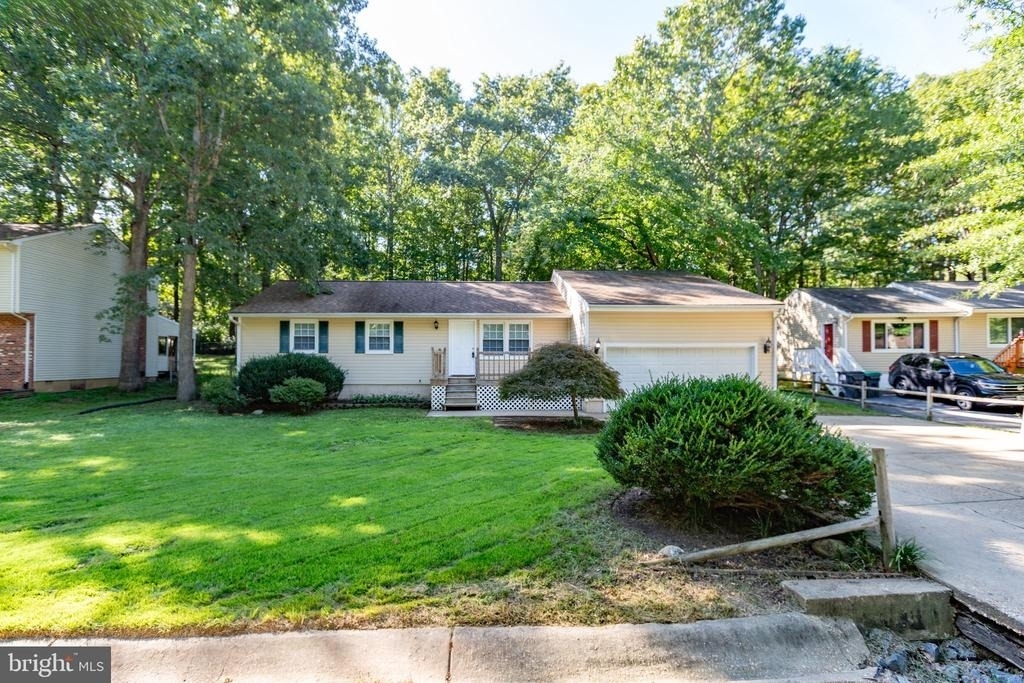 206 Hampton Drive - Photo 2