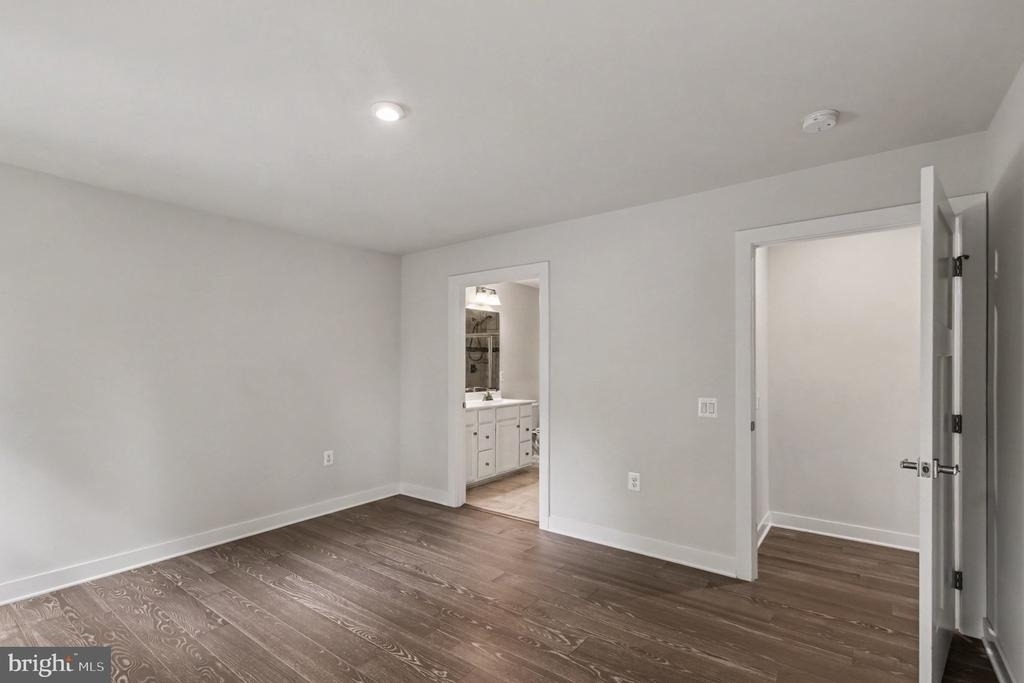 8914 Penrith Drive - Photo 8