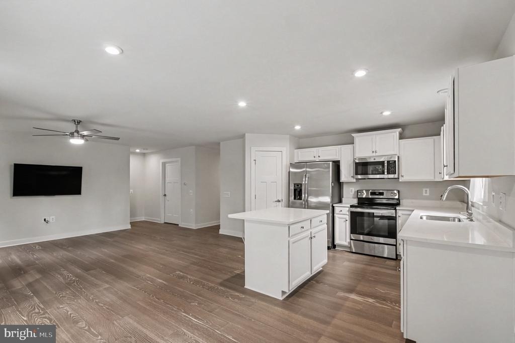8914 Penrith Drive - Photo 4